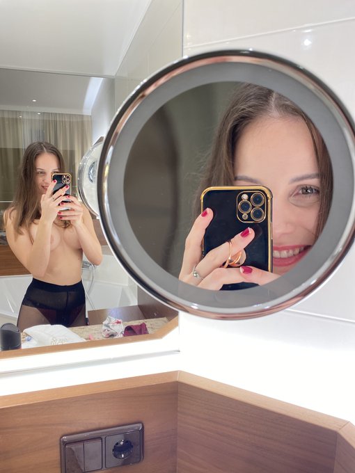 My suitcases are packed, now I'm preparing a few 🔥 things for you so you don't get bored when I'm away