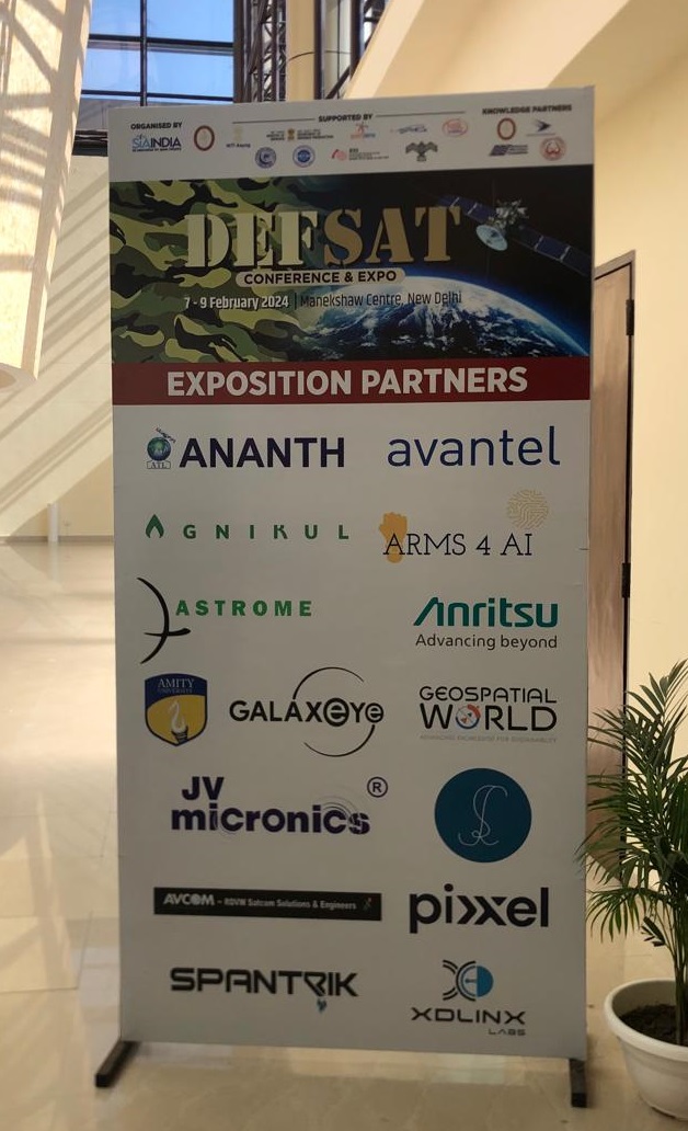 Arms4AI1's tweet photo. @Arms4AI1 showcased its One-Click GEO AI platform at @Defsatindia 2024 in New Delhi for the defense industry. Our technology offers real-time insights using satellite imagery, providing a strategic advantage on the battlefield. 
@Stpi @startupindia @isro @India_inSpace @MSH_MeitY https://t.co/iCREeycpKx