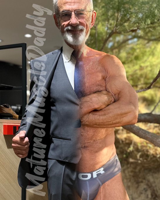 Imagine you're on a role-playing weekend with your partner and you're tasked with earning &euro;1000 as an<a href="/tag/bodyoil"class="tags"><span>#bodyoil</span></a>