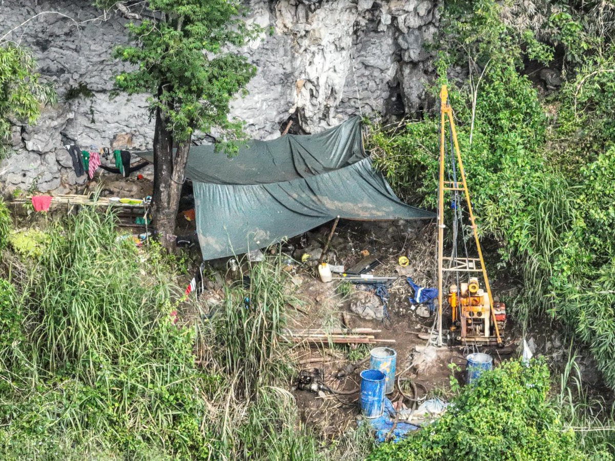 PhilstarNews's tweet photo. MASUNGI GEORESERVE UNCOVERS DRILLING OPERATIONS

Masungi Georeserve Foundation uncovered multiple drilling operations via drone surveillance within the limestone formations of the conservation area.

"This development entails widespread road construction and raises significant concerns for local wildlife, particularly threatening birds and bat populations," the foundation said in a statement on Monday.

📸 Masungi Georeserve