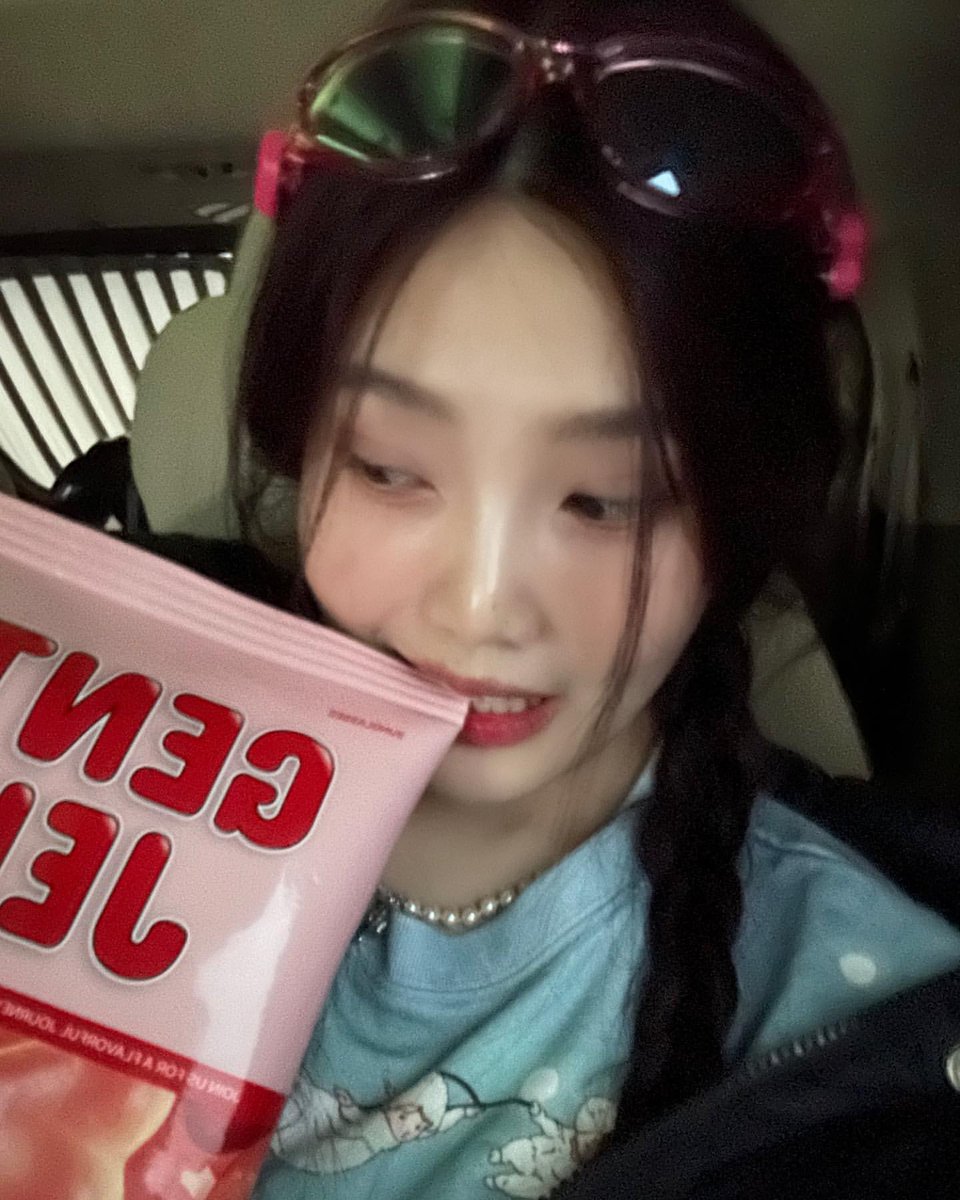 joystgrm's tweet photo. [INSTAGRAM POST] - 9P

💘
https://t.co/rvHoI8pySo

@RVsmtown #RedVelvet #레드벨벳 #Joy #조이 #Chill_Kill 
240212 · 19:40:02 KST https://t.co/tTQqpxju9t