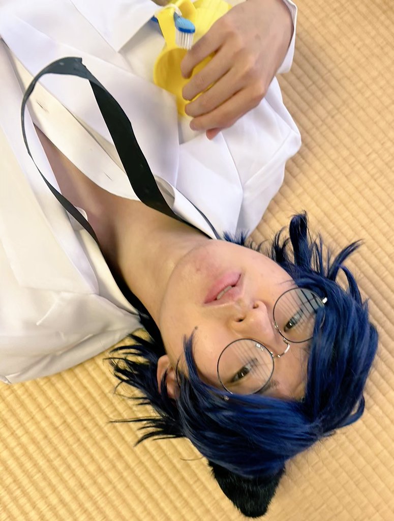 去年の夏に撮ったカイのコスプレのやつ。ポストで出すの妙に躊躇ったやつ。なんか撮ってくれた人が工口い！みたいなこと言っててそれでなんか自分恥ずかしくなってあの時上げなかったです。今はなんか時効だし出そうかってなるんです。