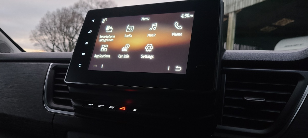 Meet the vans: Columbus.

At South West Camper Hire, we offer a wide range of modern luxury campervans and motorhomes to suit all needs, from compact VWs and Renaults to spacious family-sized motorhomes.

Columbus is our high-spec 2.0 Renault Creston campervan fitted by Autoh ...