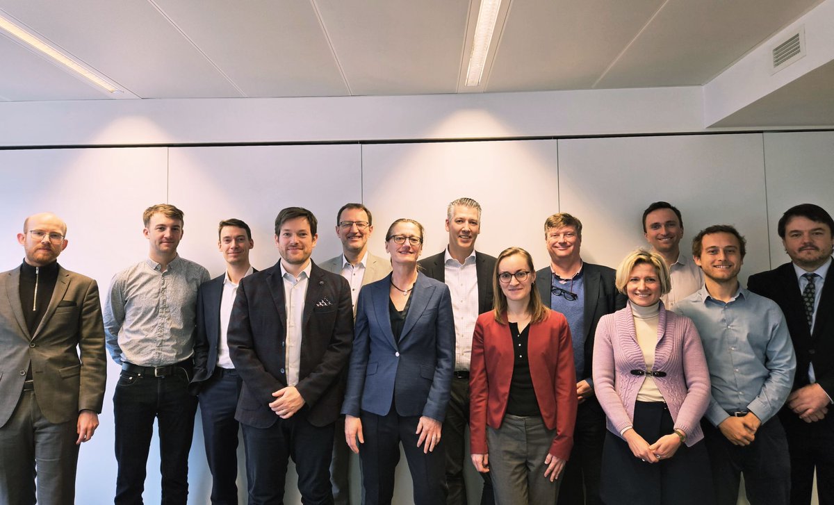 Last week #EU_Rail had a fruitful meeting with the Hyperloop Industrial Alliance Group & @Transport_EU. An opportunity to exchange views on the 🇪🇺 future #hyperloop regulation & EU hyperloop test infrastructure🚄