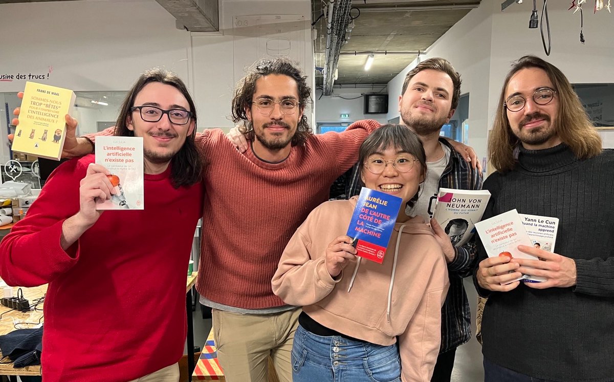 Bravo aux gagnants du 2nd prix Hack1robo 2024 pour leur projet "ReMi: Réservoir MIDI et Audio"  !!! 🥳🎉🍾

Super démo musicale et visualisations avec des réseaux de neurones artificiels qui génèrent de la musique ! 🧠🎹🎵

Porteur du projet : <a href="/HChateauLaurent/">Hugo Chateau-Laurent</a>