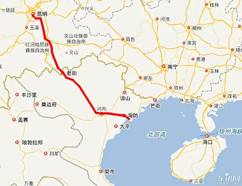 自从第一次来云南，就有一个疑问：为什么有些地区使用公斤，另一些地区使用市斤？ 今年在红河州，终于听到了一个合理的解释：上个世纪初，法国修建滇越铁路，连接越南和云南。 法国是国际度量衡的发明国，滇越铁路沿线全部改用公斤：河口、屏边、蒙自、开远、昆明。