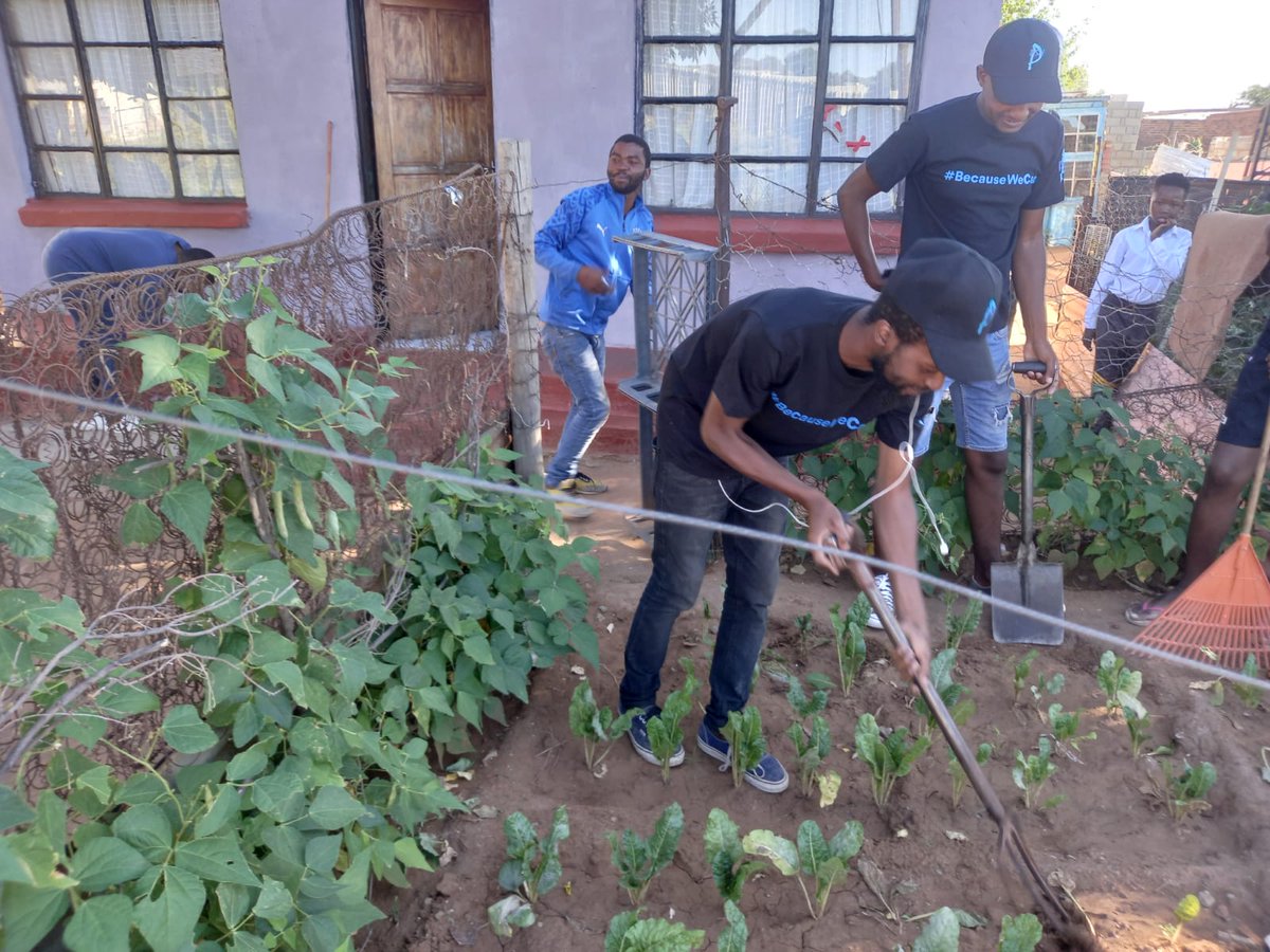 siyakwaziyouth's tweet photo. PSH’s new service delivery strategy, through the #SocialEmploymentFund, allows us to provide a more holistic health, wellness and economic empowerment approach to communities while educating them on SRHR topics. #ColesbergHPs #BecauseWeCan #SEF #MyVoiceCount #empoweringlives https://t.co/bKBvPeayru