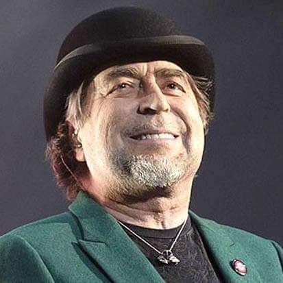 Hoy cumple 75 años uno de mis dioses terrenales: JOAQUÍN SABINA.
Y como los cumple en pleno Lunes de Carnaval, voy a hacer un mini hilo (completo sería imposible) con  la versiones Sabineras q se oyeron en el Carnaval de Cádiz
Va Hilo 👇🏻👇🏻👇🏻