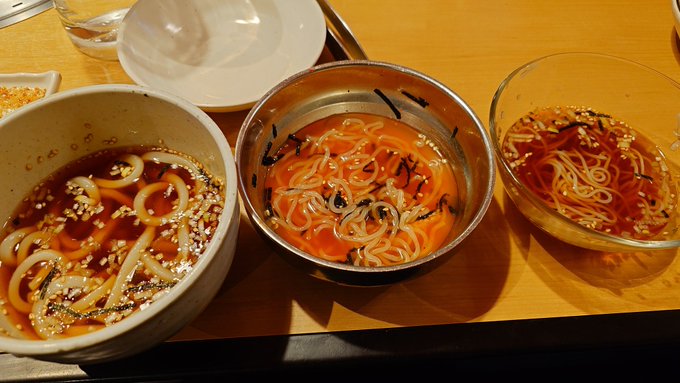 「麺 テーブル」のTwitter画像/イラスト(新着)｜2ページ目