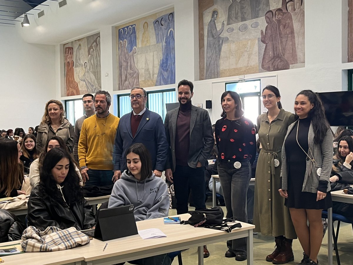 🎉Empezamos el I Concurso de Emprendimiento en la Facultad de Veterinaria de @Univcordoba, junto a @manolohidalg0, Decano de la facultad y Antonio Arenas, vicerrector de la universidad.

@ignacionacho @MJRAceituno 

#emprendedores #universidad