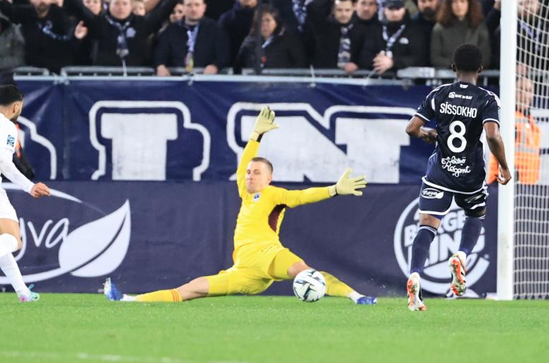 📊Karl-Johan Johnsson a le 3ème meilleur ratio de ballons sauvés/ match en <a href="/Ligue2BKT/">Ligue 2 BKT</a> !

1⃣ Fofana (Angers) : 3.79
2⃣ Kamara (Pau) : 3.74
3⃣ Johnsson (Bordeaux) : 3.63