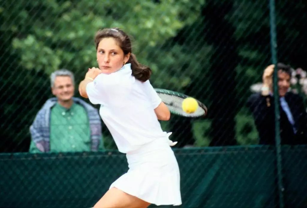 [Thread] Amélie Oudéa-Castéra a-t-elle utilisé sa position de ministre pour créer une section sport-études à destination de son fils ?

On me rappelle que certains et certaines trouvent plus commode de lire des threads, alors go

1- Tout d'abord, signalons qu'il ne s'agit pas...
