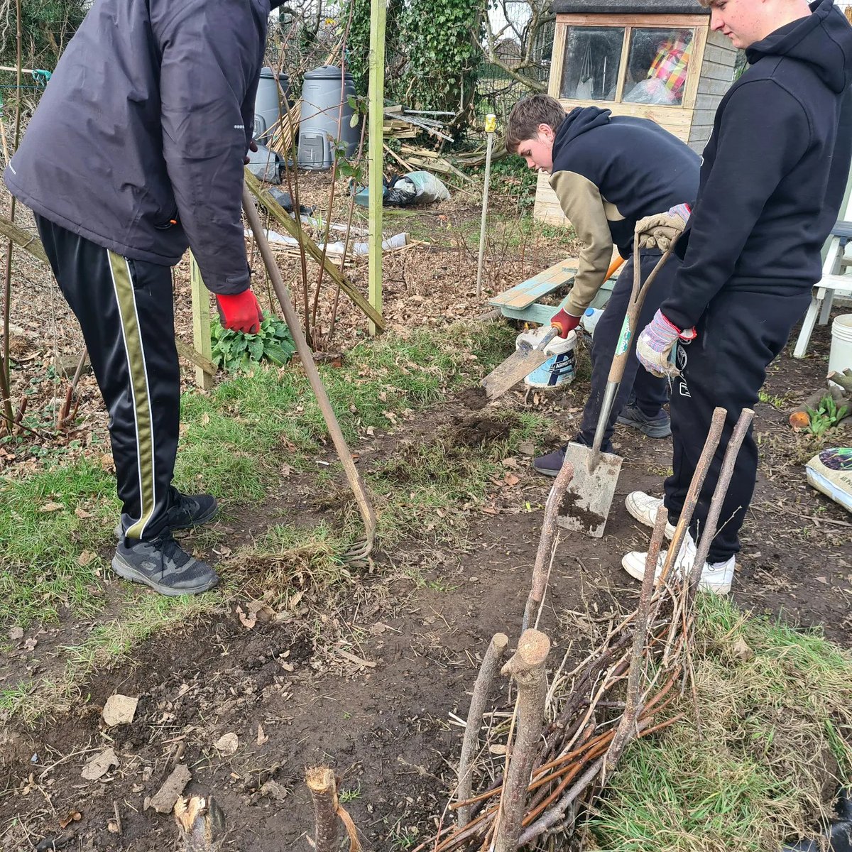 Amersham TC (@amershamtc) on Twitter photo It was great to have the <a href="/StonyDean/">Stony Dean School</a> School boys back on Tuesday, this time sowing wildflower seeds around the pond, clearing the path ready for wheelchair accessible matting, and spreading wood chips that they so kindly donated.
#Amersham #Community It was great to have the <a href="/StonyDean/">Stony Dean School</a> School boys back on Tuesday, this time sowing wildflower seeds around the pond, clearing the path ready for wheelchair accessible matting, and spreading wood chips that they so kindly donated.
#Amersham #Community