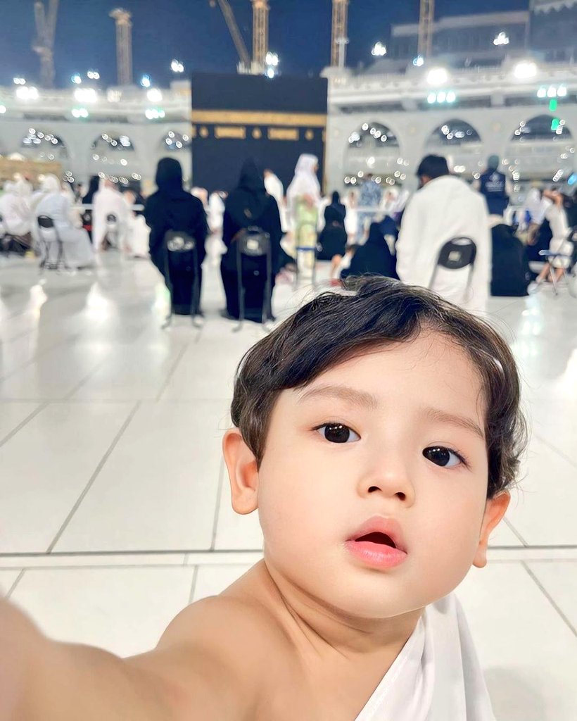 InsiderMix1's tweet photo. أجمل سيلفي قد ترأه عيناك يوما 🥹🕋🤍 https://t.co/hjj54jWvuf