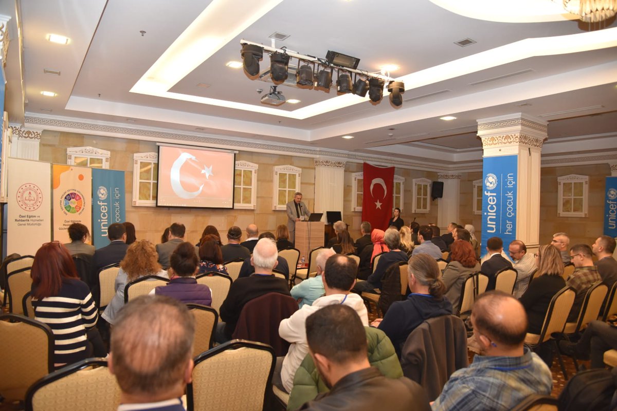 İl Müdürümüz Murat Yiğit, Özel Eğitim ve Rehberlik Hizmetleri Genel Müdürlüğü ve UNICEF iş birliği ile yürütülen, Özel Eğitimde Mesleki Eğitimin Güçlendirilmesi Projesi kapsamında düzenlenen “Mükemmeliyet Merkezleri İşbirliği ve Yaygınlaştırma Çalıştayı” nın açılışına katıldı.