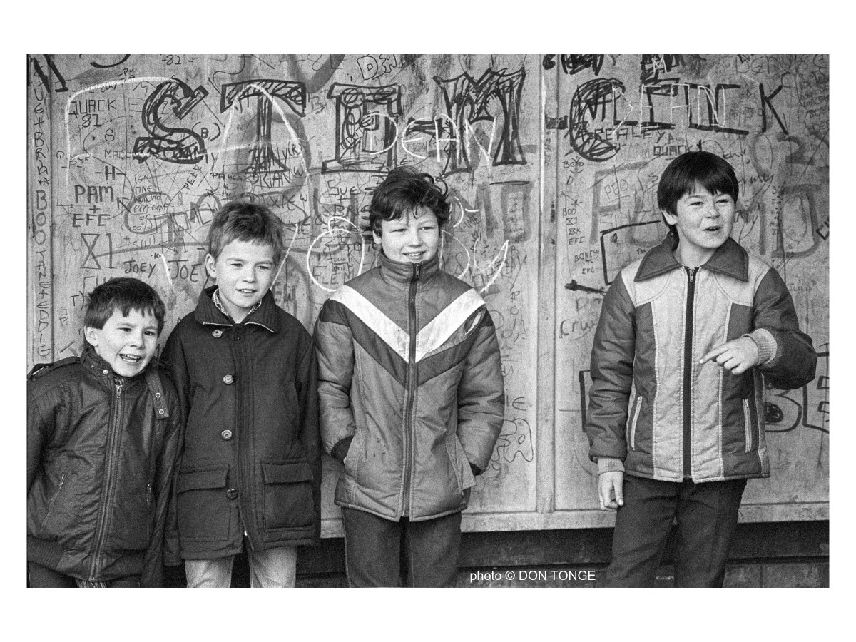 The Usual Suspects! Probably taken in the 1980s around the Bolton area. 

#britishculturearchive #caferoyalbooks etsy.com/uk/shop/DonTon… 
#blackandwhitephotography #monochrome #filmphotography #britishphotography  #socialhistory #documentingbritain