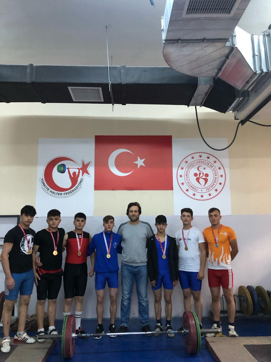Millî Eğitim Spor Kulübümüzün başarılı sporcularının katılımı ile halter müsabakaları devam ediyor. Sporcularımıza başarılar dileriz. 👏 🏋️

<a href="/tcmeb/">Millî Eğitim Bakanlığı</a> <a href="/HuseyinKir64/">Hüseyin Kır</a>