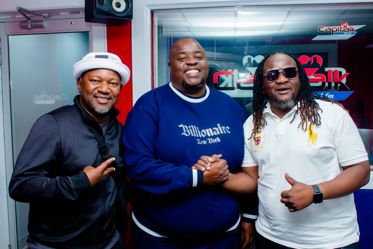 HMetro_'s tweet photo. Pathisani Sibanda and Tinashe Chikuse posing for a photo with businessman @wicknellchivayo after an earlier radio interview. The two were each gifted a Toyota Aqua afterwards.
#CapitalkFM #hmetro #SirWicknell https://t.co/FT02qAFZQj