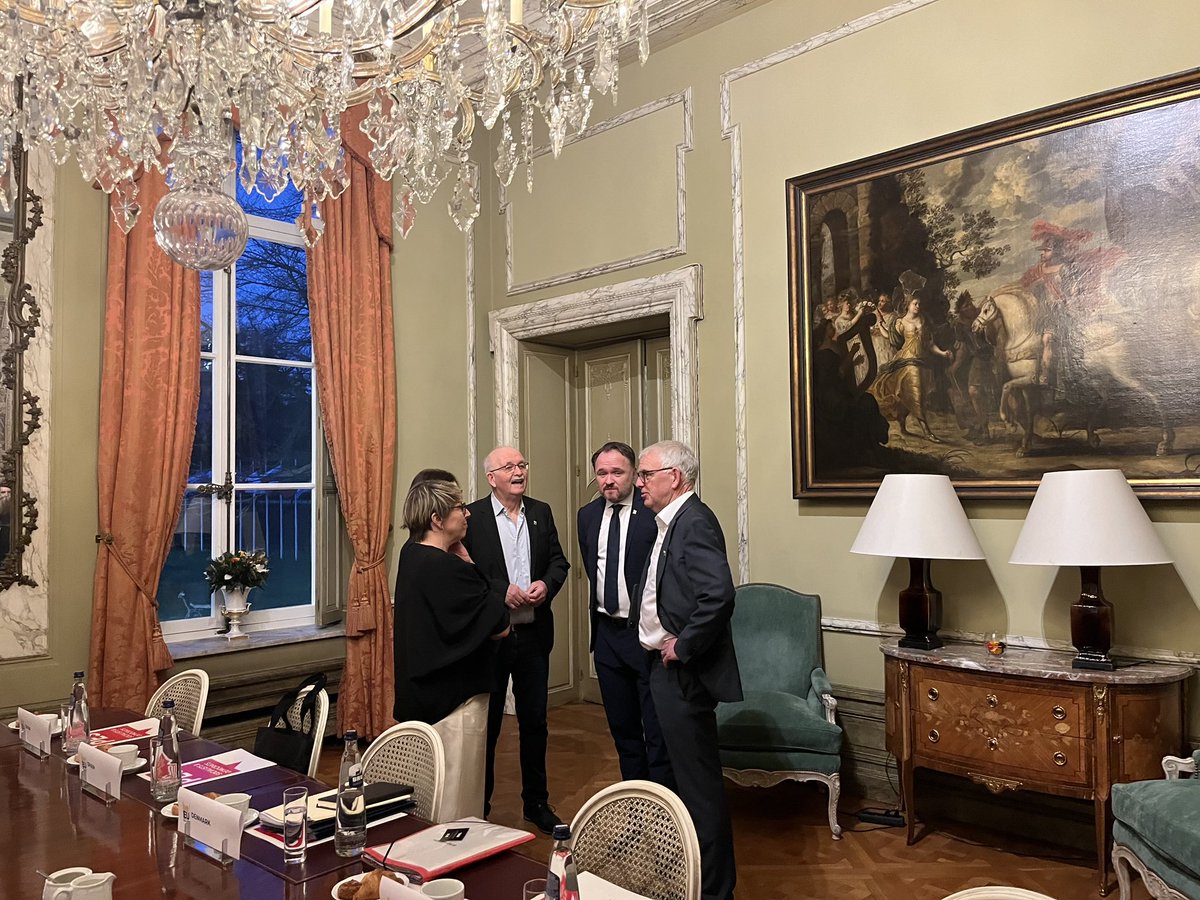 Beim Entwicklungsrat nutze ich auch die Gelegenheit, andere Mitgliedstaaten über unsere Haltung zum
#EU-#Lieferkettengesetz zu informieren: wir lehnen das Gesetz nicht ab! Es wird helfen, #Menschenrechte, internationale Arbeits- und Umweltstandards in Lieferketten durchzusetzen.