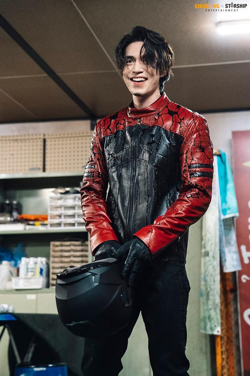 kdrama_menfess's tweet photo. •kdm• yang lagi ter- lee dong wook lee dong wook mending nonton bad &amp; crazy dah kalian 🤣 dia disitu menggila bersama wi hajoon 🔥🔥🔥😭 https://t.co/QJN7Q7yBFg