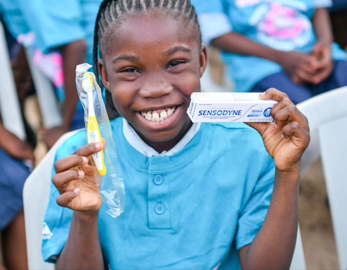 Our STEM girls continue to shine in Minna. This week it was a visit from our Dentist for the Dentist hygiene talk. 102 girls all join in to make it a great learning experience. #Timeout4africa #stemgirlsshine #globalgiving #minna #philanthropy