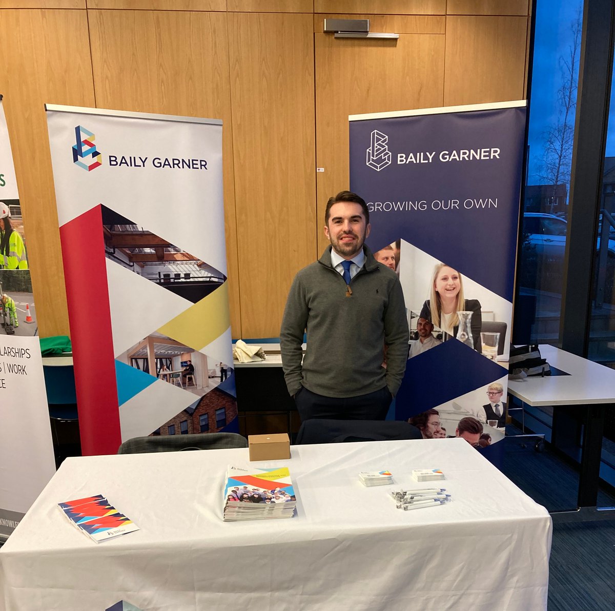 bailygarner's tweet image. Last Monday we attended the Bexley Civic Centre Careers Event! Find out more about early careers: bit.ly/3ODlj9H

#ConstructionOpportunities #GraduateProgrammes #ApprenticeshipPaths #CareerGrowth #Construction #Graduates #Apprenticeships #Careers #Event #Networking