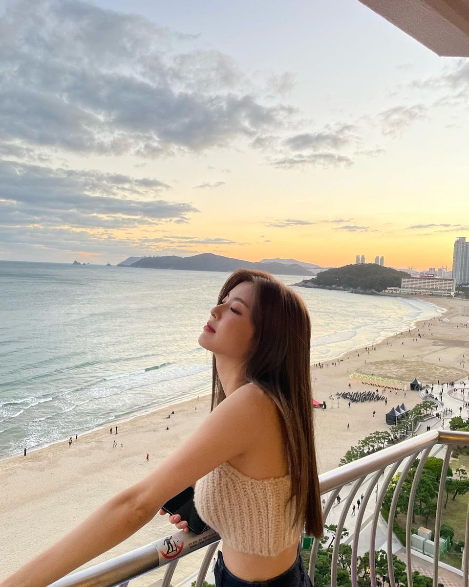 sunbinsarchive's tweet photo. 🌅🌊 https://t.co/b0sbkz5TQm