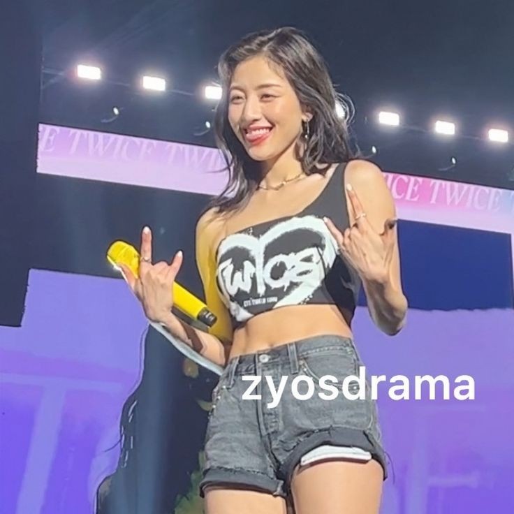VENCEMOS!!! #JIHYO via FANS:

👤: Olá, TWICE! Se divertiram no Brasil? O que acharam da nossa energia? Gostaram? Vocês viriam novamente? Te amo, fui ao show no dia 7 💗 (Usei o Google tradutor então pode haver alguns erros)

JH: Foi o melhor!! 💜

#TWICE #트와이스 <a href="/JYPETWICE/">TWICE</a>