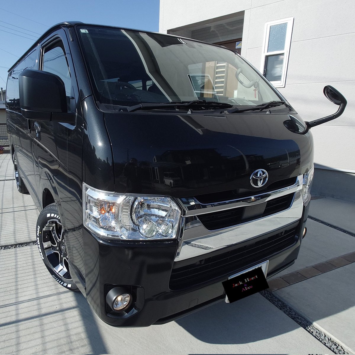 sim___22's tweet photo. 愛車さんのハイエース
タイヤとホイール変えました！！！

さいあんどこーー https://t.co/y6XnivY45D