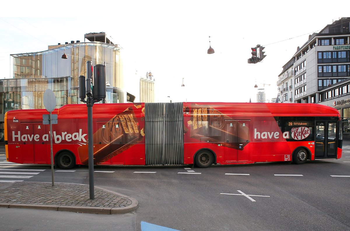 .@KITKAT capitalizes on the bus's unique break to encourage Copenhagen residents to 'Take a break'.🍫
Agency: Defining Brands Co.

#advertising | #marketing | #creative | #creativeads | #creativity | #creativespot | #adsoftheworld | #outdooradvertising | #ooh | #outofhome |