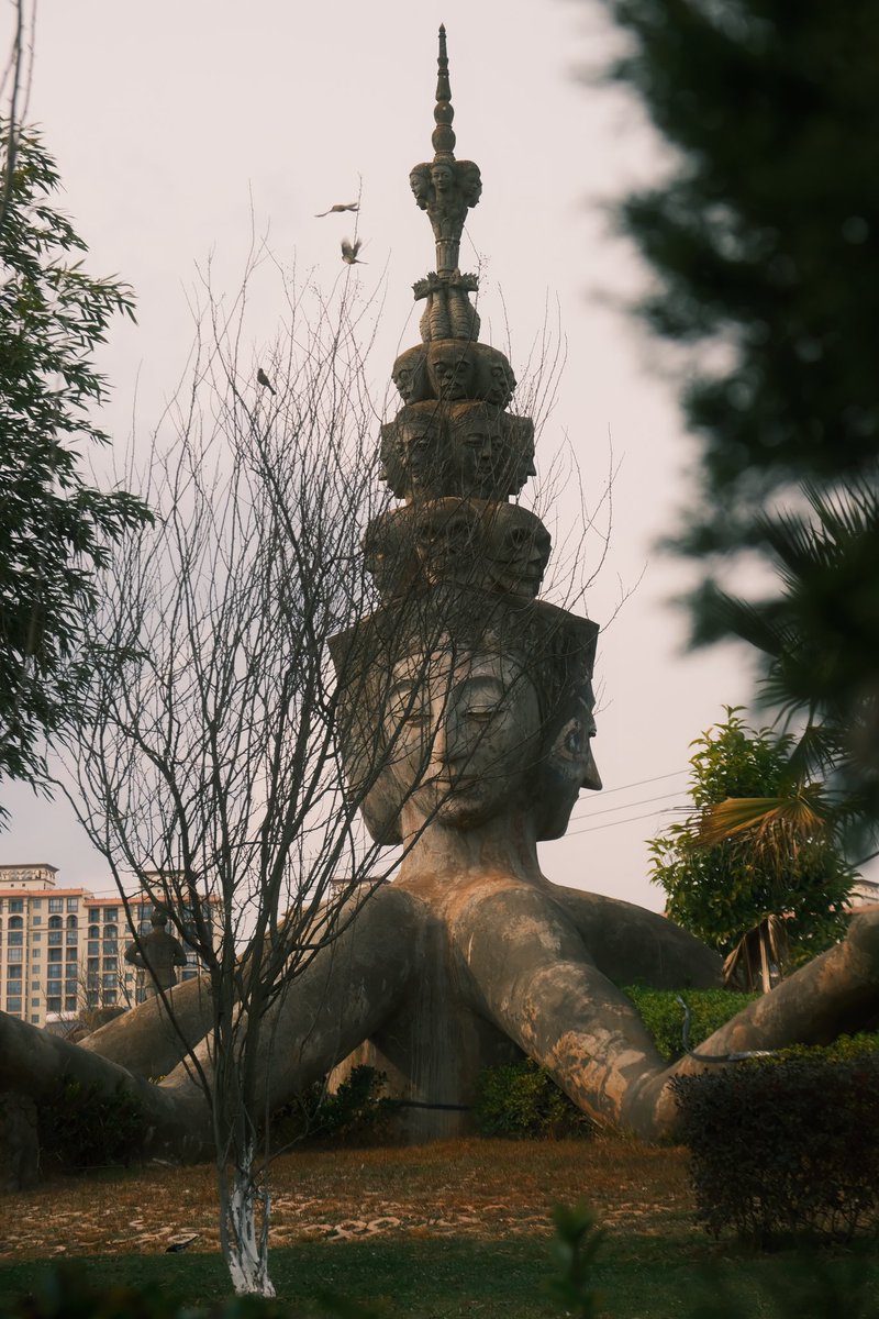 JaycieUpro's tweet photo. 祝这个世界继续热热闹闹，祝我们仍然是我们❣️
📸玉龙湾影视基地 https://t.co/WfXVOwupEA