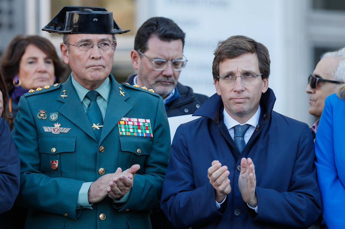 Madrid y toda España tiene una deuda de gratitud por el sacrificio y servicio público de la <a href="/guardiacivil/">Guardia Civil</a> durante toda su existencia. 

Madrid rinde homenaje a los dos guardias civiles asesinados en Barbate. Nuestras condolencias a las familias y todo el apoyo a los heridos.