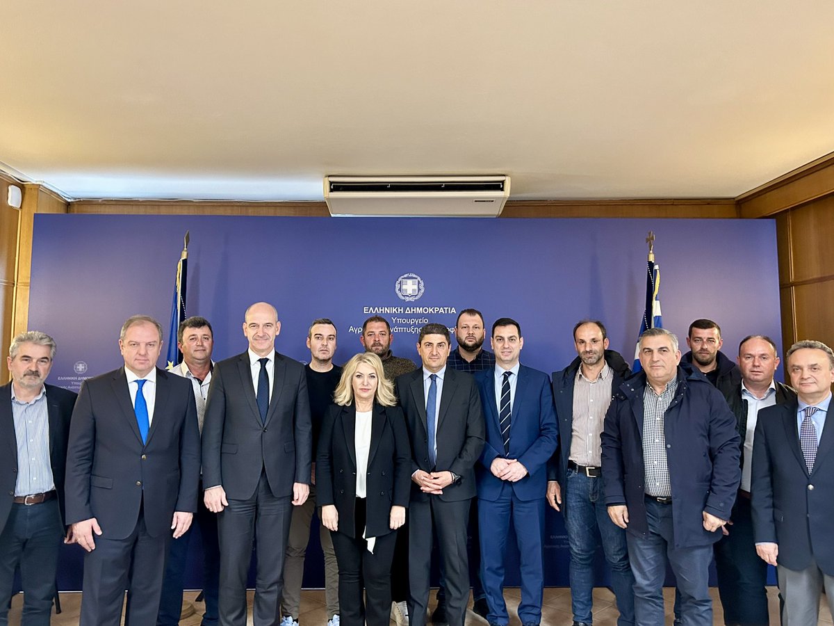 📍 Μαζί με τους υφυπουργούς <a href="/dionstamenitis/">Διονύσης Σταμενίτης</a> και <a href="/keletsis/">Stavros Keletsis</a> και την Υφυπουργό Ανάπτυξης <a href="/Anna_mani_papa/">Anna Mani-Papadimitriou | Άννα Μάνη-Παπαδημητρίου</a> αναπτύξαμε διάλογο με εκπροσώπους αγροτικών φορέων για μεγάλο εύρος ζητημάτων που αφορά τόσο στην #Πιερία όσο κι ευρύτερα στην Περιφέρεια Κεντρικής Μακεδονίας.

👉🏼 Ιδιαίτερη