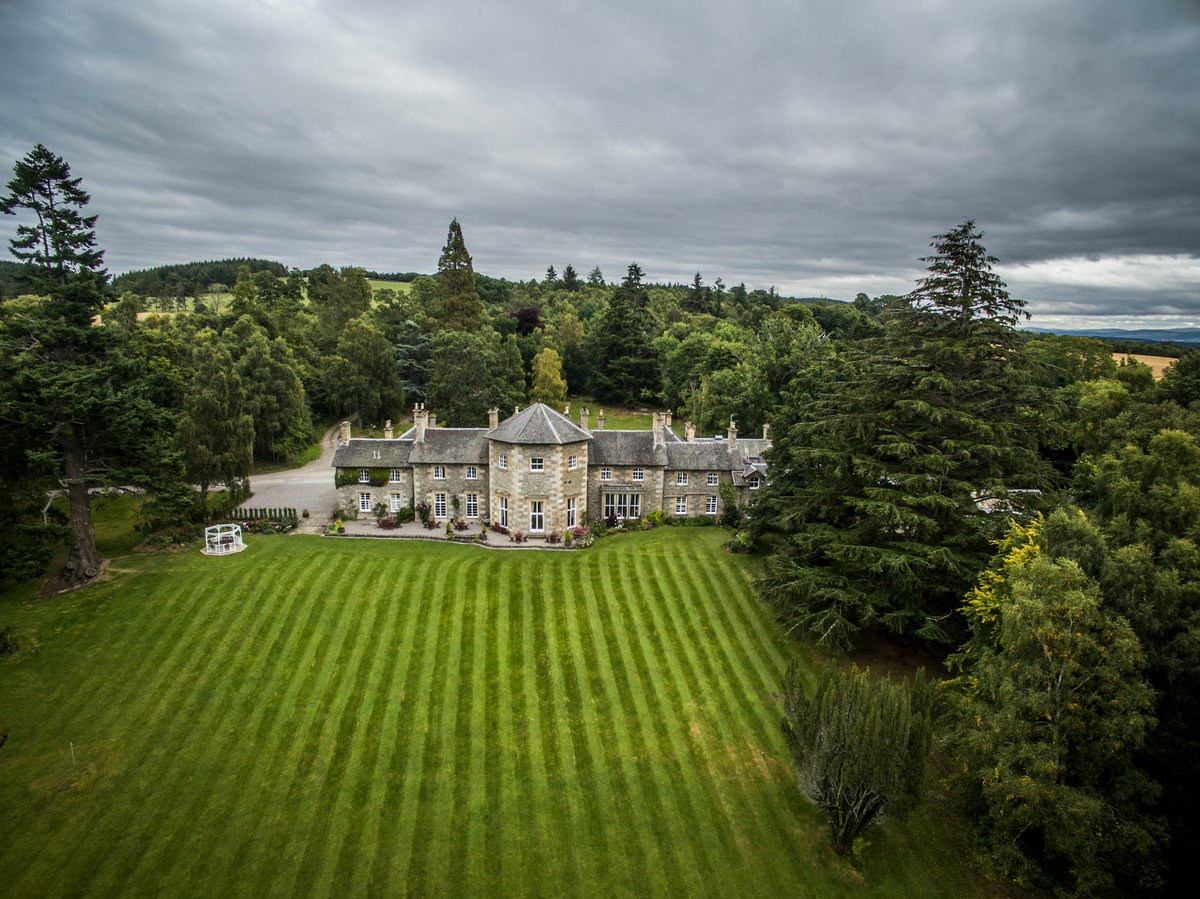 🏰 Centrally positioned, Coul House Hotel provides the perfect launching point to explore the romance & splendour of the Northern Highlands of Scotland. hotelsavailable.co.uk/364  #HighlandRetreat #Scotland #Hotel #Accommodation #WarmWelcome #Secluded #Scenic #Contin #Rossshire