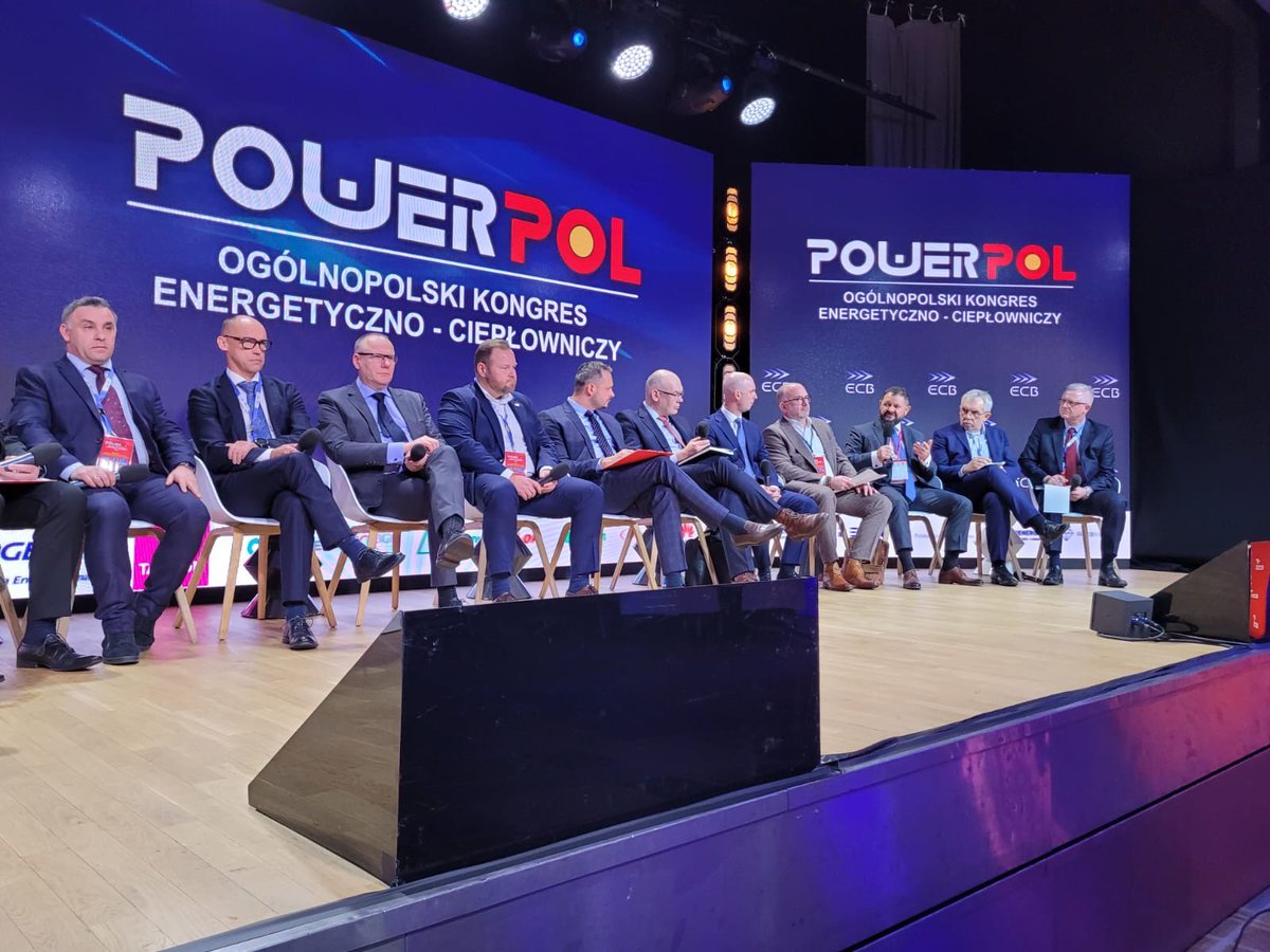 TauronPE's tweet image. T.Szuladziński TAURON na #POWERPOL: 
Z punktu widzenia bezpieczeństwa energetycznego, kluczowym jest utrzymanie źródeł sterowalnych, które w momencie niskiej produkcji OZE zagwarantują bezpieczeństwo dostaw energii elektrycznej do obiorców.