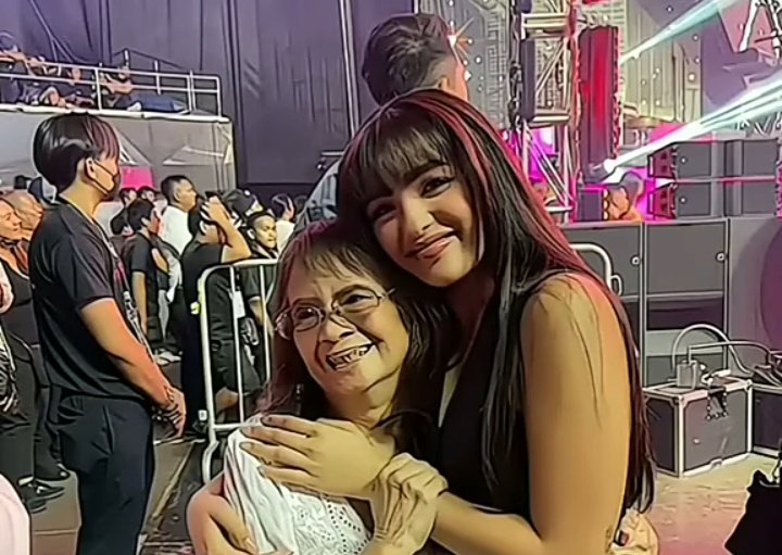 kyledrea_lang's tweet photo. Ramona's number one fan since day one,Mami Susan:)

ANDREA DragDenPH https://t.co/ivCGxYm3XH