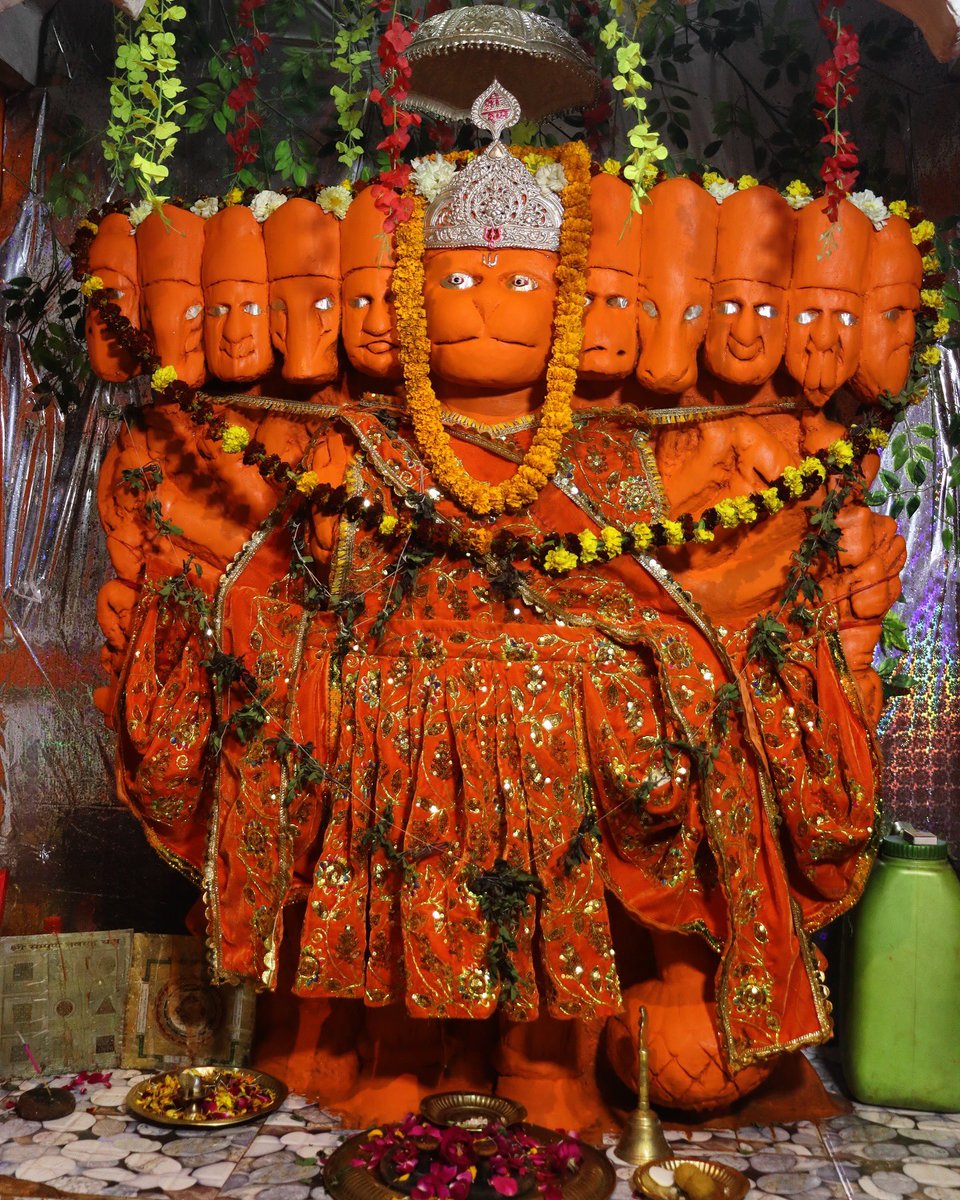 IndiaTales7's tweet image. प्रयागराज से श्री एकादशमुखी द‌क्षिणेश्वर हनुमान के दिव्य अलौकिक दर्शन 🙏🚩