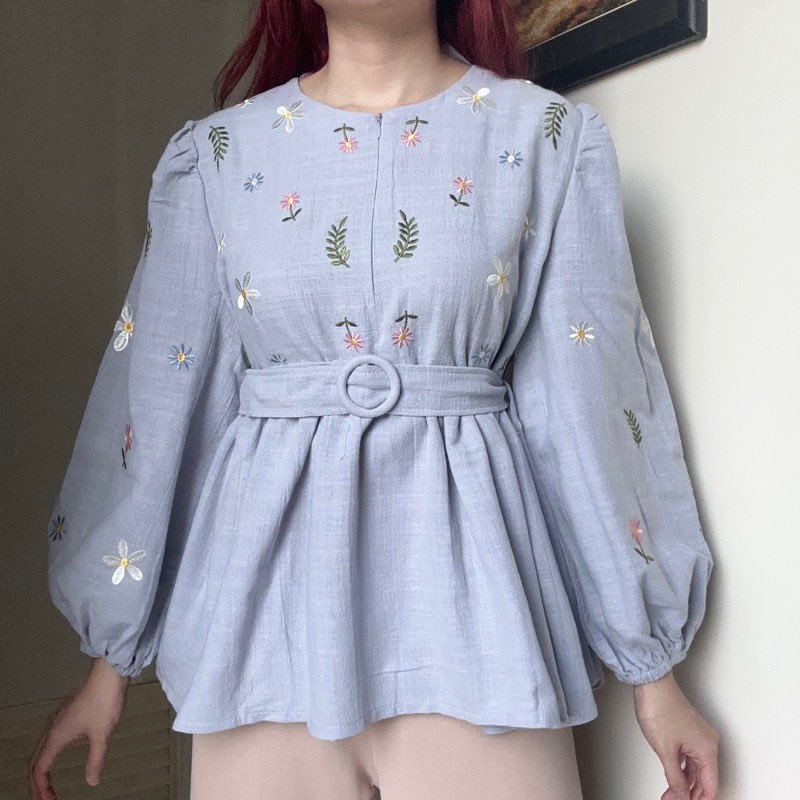 Atasan bunga-bunga 💐

— shope.ee/ViKtLpeEu
— shope.ee/7AFEqxEGbA
— shope.ee/9pG01t3NMY
— shope.ee/9pG01vOUvI

T. Kemeja top blouse flower kembang bunga shopee ootd outfit kerja kuliah kantor