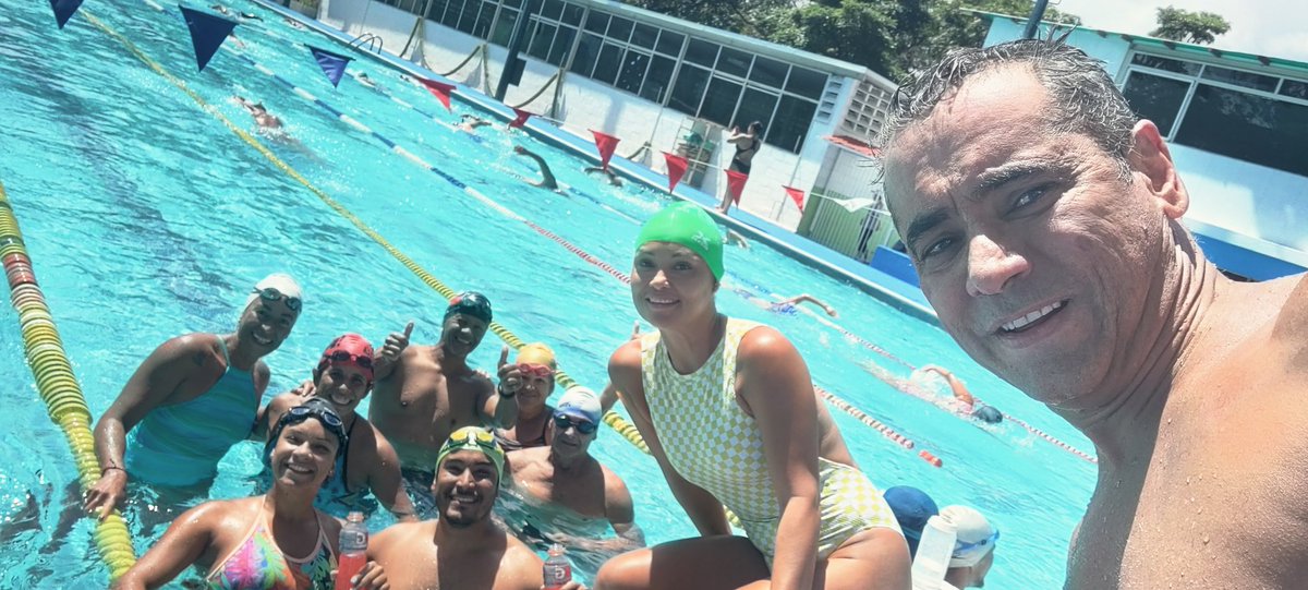 AngelsOpenWater's tweet photo. Bravo por los  #atletas de la #natacion en homenaje a #RafaelVidal medallista olímpico digno representante de #Venezuela en #USA #LosAngeles ciudadano ejemplar además de Alberto Mestre @TeamMestre equipo  @GatorsSwimDv . Excelente homenaje en #ParqueMiranda @adaem_vzla https://t.co/CDfOD9vMvN