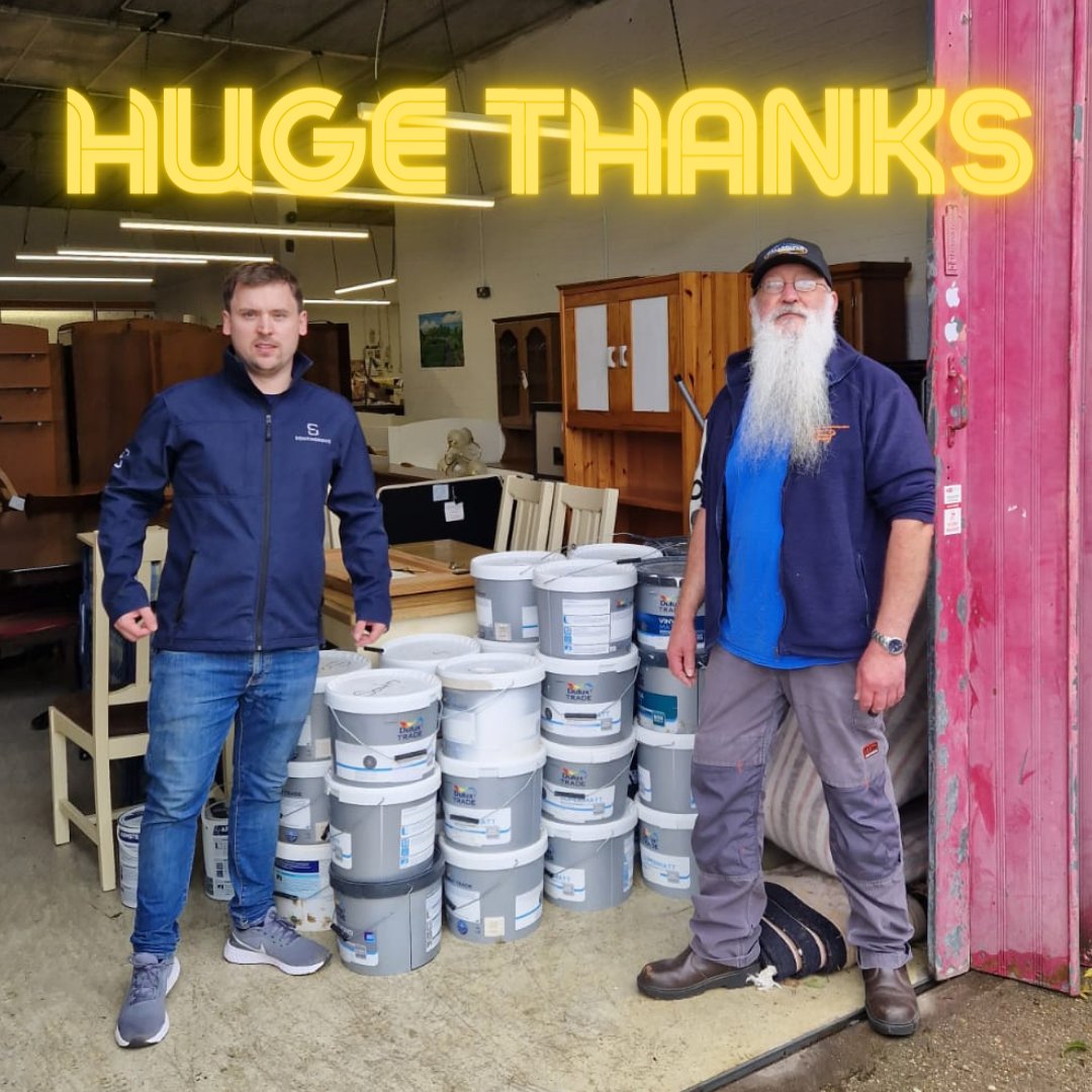 Comm_RePaint's tweet photo. Thanks to the team at Southgrove Painting Contractors for donating this fabulous paint to our Community RePaint scheme in Basingstoke. These 34 x 10 litre tubs won't get wasted. That's a big win for the community and a big win for the planet!🌍❤ #donator #thanks #blessed #reuse https://t.co/FRU4WmA15I