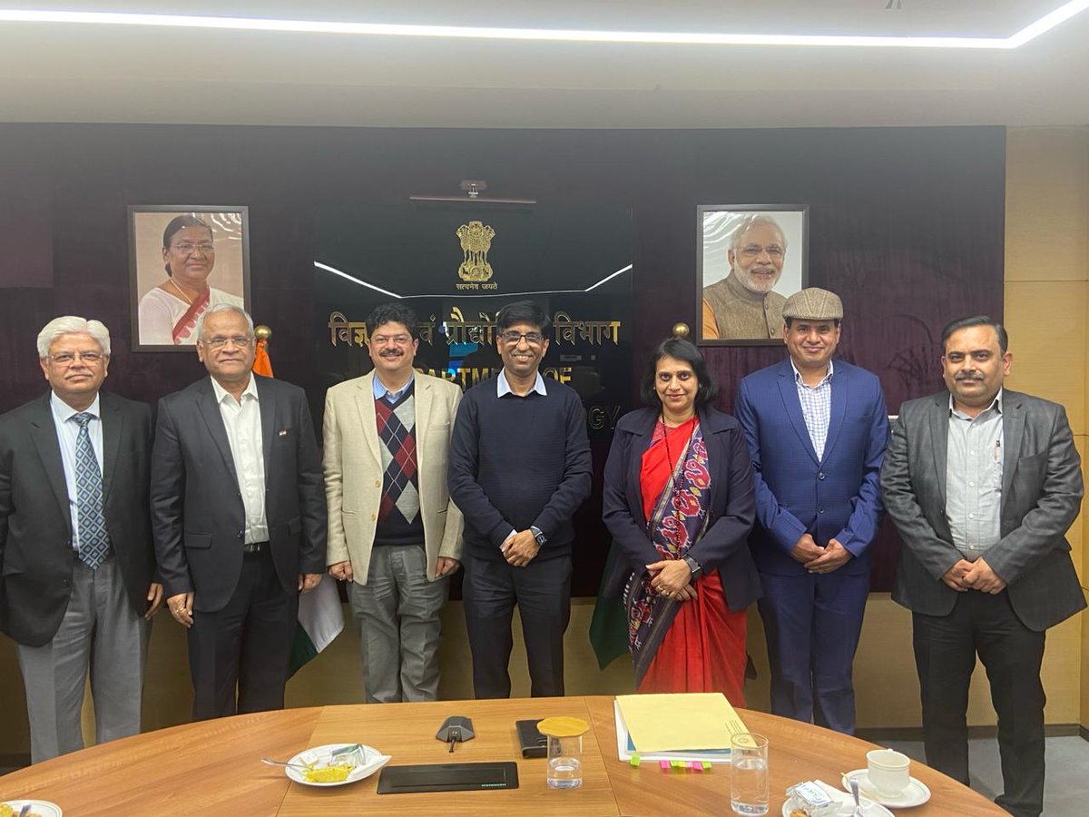 Prof @karandi65, Secy @IndiaDST discussed with Prof Abhijit R Abhyankar @iitdelhi; Shri A K Saxena @teriin; Shri S K Soonee Founder CEO POSOCO & Prof Ankush Sharma @IITKanpur about ways evolve DSOs through UI-ASSIST initiative supported by @IndiaDST & implemented by @INDOUSSTF.
