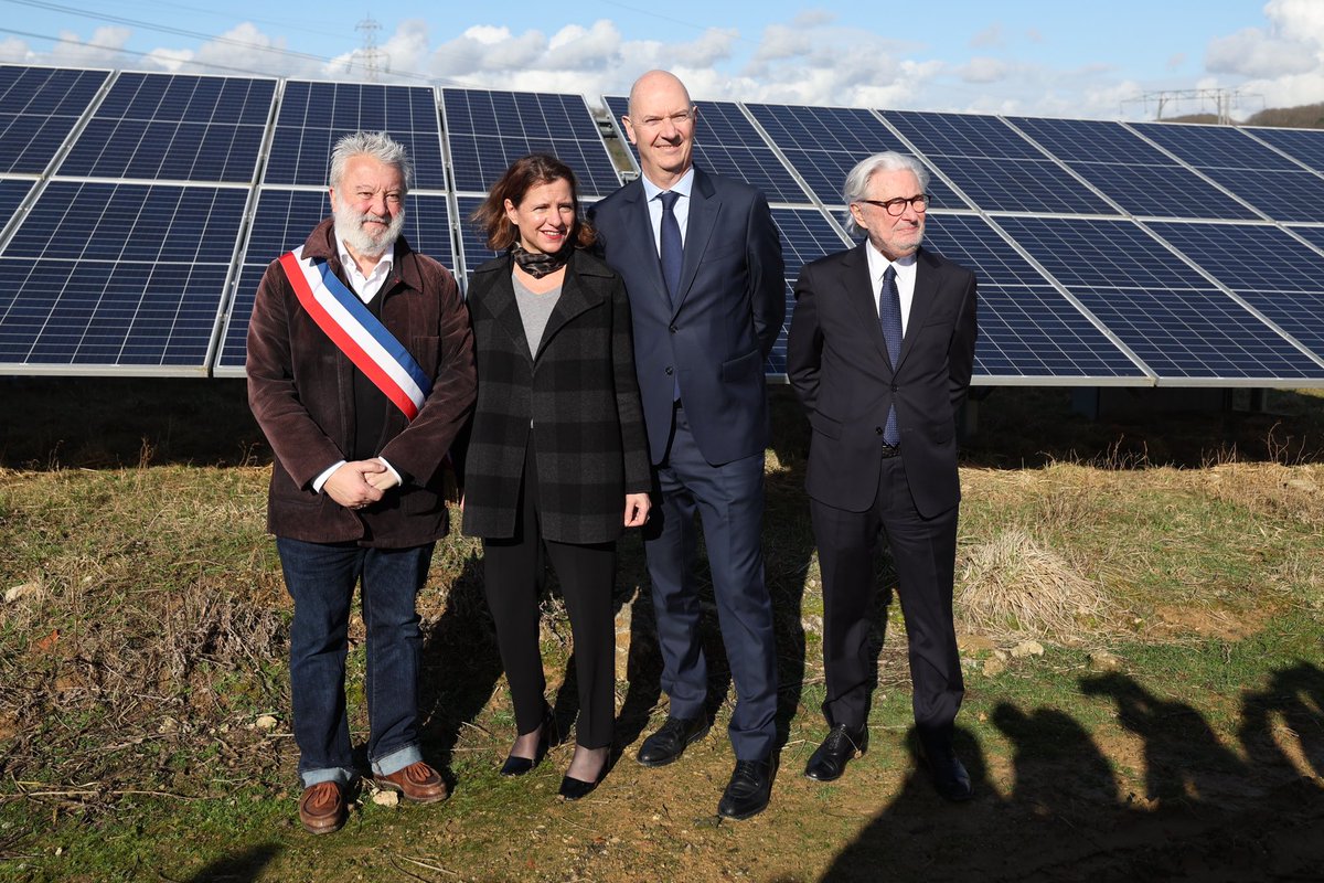 La ferme solaire de Marcoussis symbolise la réussite d’un projet entre des élus locaux, un opérateur @ENGIEgroup, et des citoyens mobilisés. Le déploiement des panneaux solaires doit s’accélérer partout sur le territoire, et surtout que ces panneaux soient produits en France.