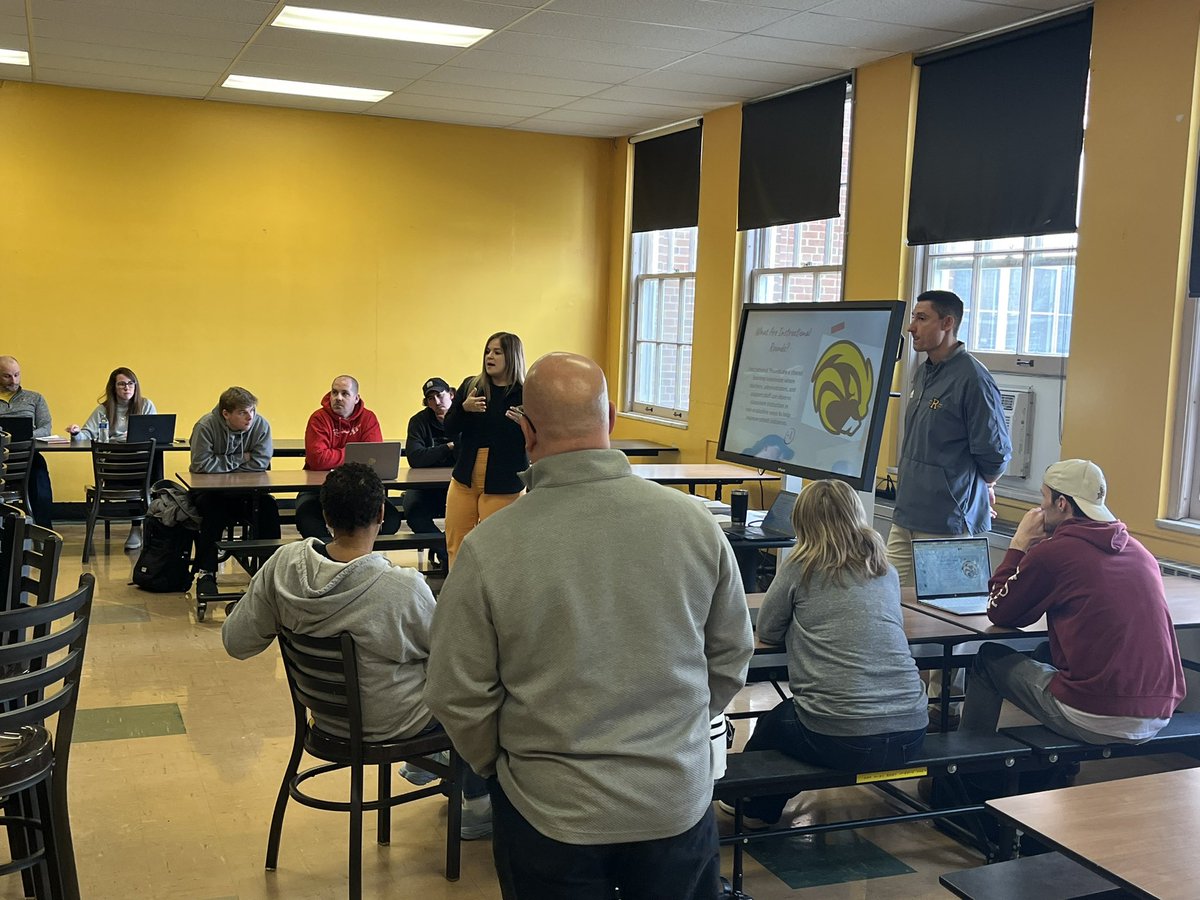 BILLYMAYER1GS's tweet photo. Rich PD about the importance and benefit of Instructional Rounds! @RLSD_CCR @RLSD_Beavers @ParksideES_RLSD @miss_noll https://t.co/1GC3HM1anx