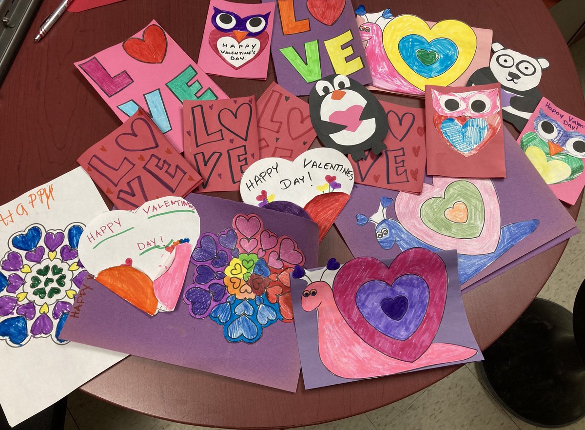Thanks to our Life Skills classes for making Valentine cards for local seniors!   So thoughtful!  What a great collection!  ⁦<a href="/InnisdaleSchool/">Innisdale Secondary School</a>⁩ ⁦<a href="/MsRennison/">Julie Rennison</a>⁩ ⁦<a href="/LC_Simcoe/">Lisa Coffey</a>⁩ ⁦<a href="/SCDSB_Schools/">Simcoe County District School Board</a>⁩ ⁦<a href="/SCDSB_Wellness/">SCDSB Mental Heath & Well-being & Health/Wellness</a>⁩