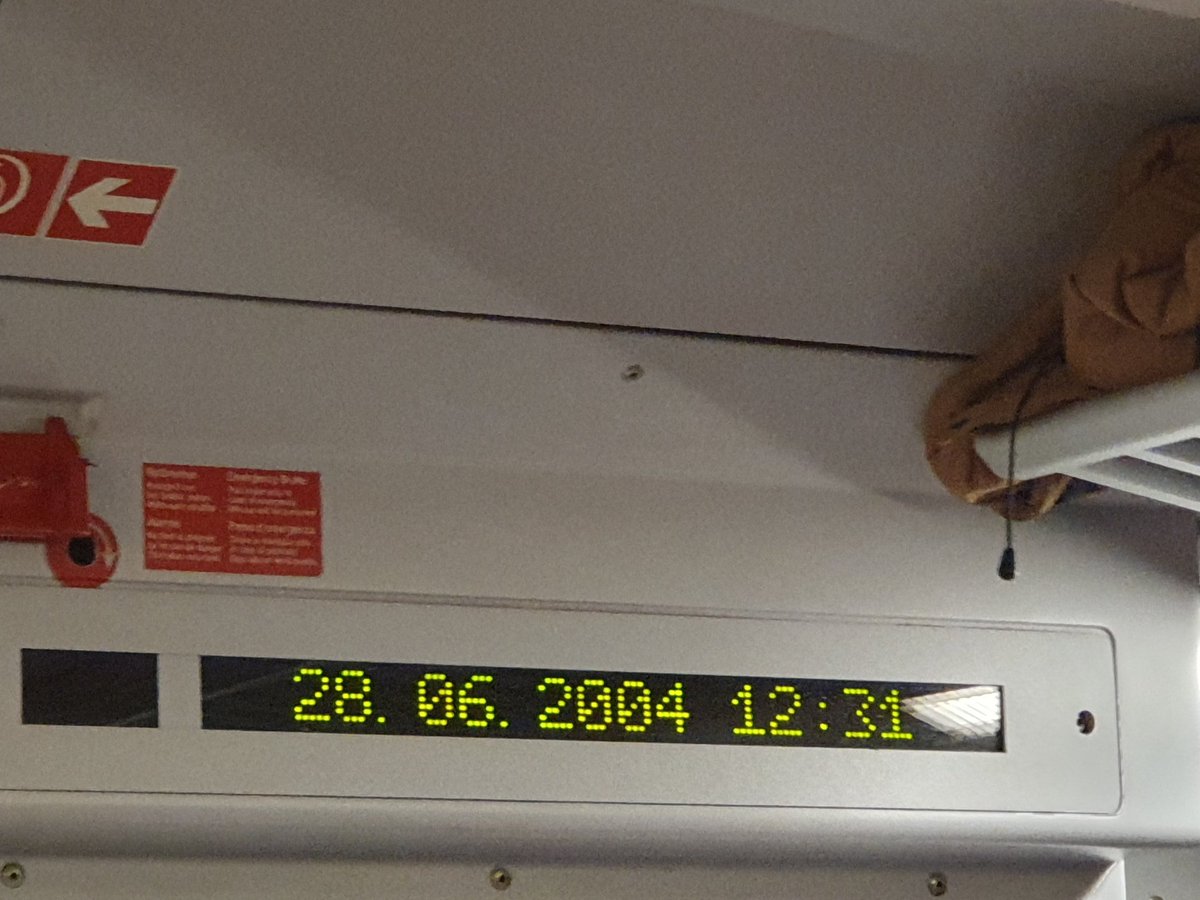 Liebe <a href="/DB_Bahn/">Deutsche Bahn Personenverkehr</a> , warum ist unser Zug in 2004 geblieben? #Digitalisierung