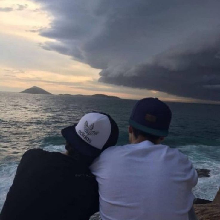 Curtindo o mar, mesmo nublado.