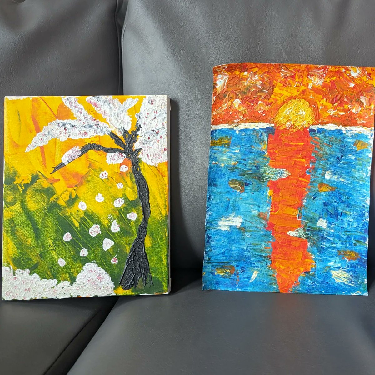NUH_CFUnit's tweet image. Beautiful paintings created by Amy on ward last week! It&apos;s hard to believe that this is her first time painting with pallet knives 🖌🎨