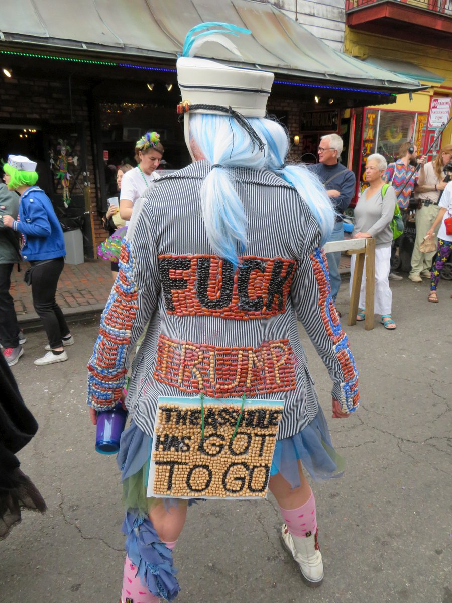 jmny33's tweet image. Red Beans Parade 2020 New Orleans 🥰😍 #MardiGras #NewOrleans #RedBeans