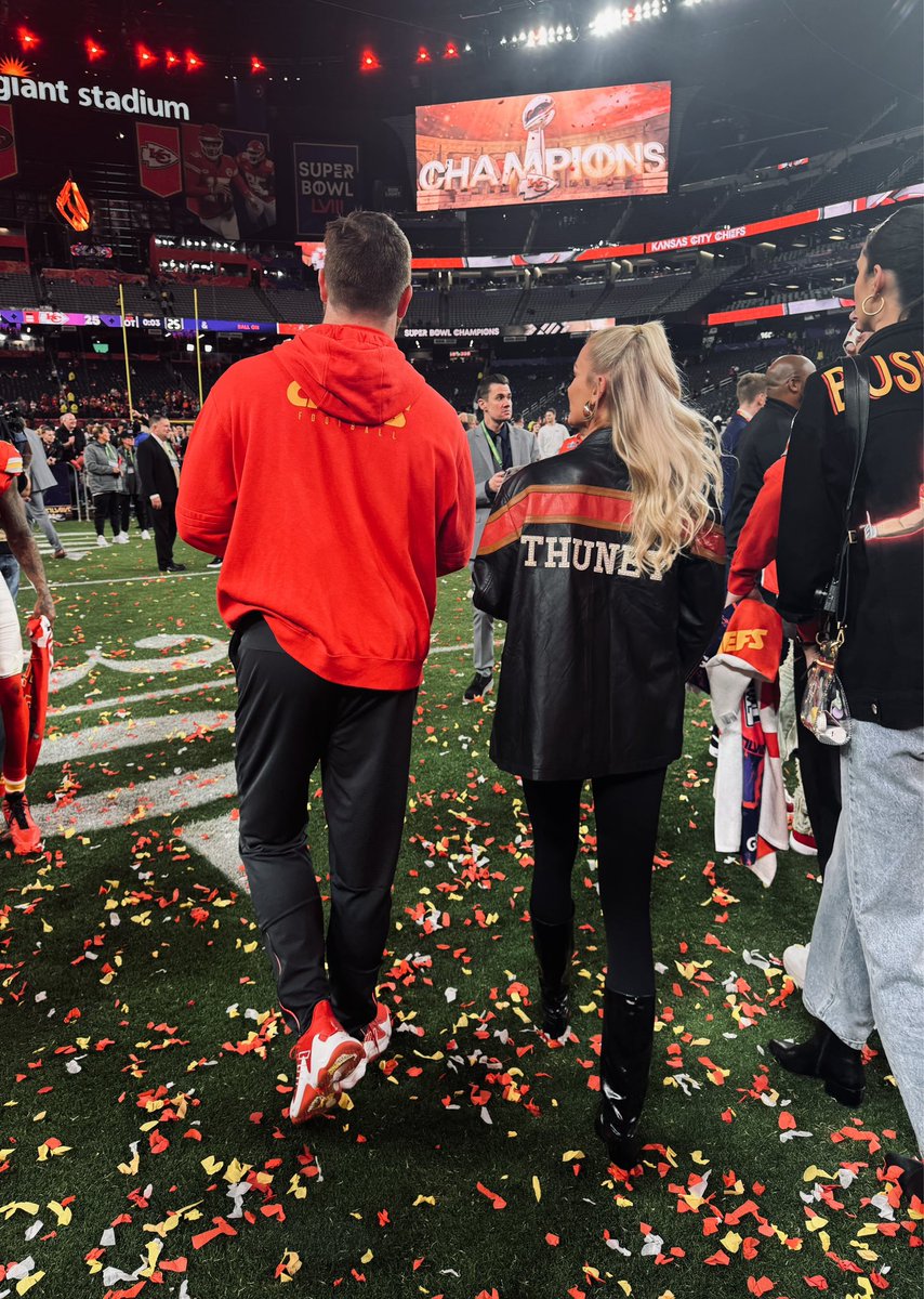 Mega_Tunes's tweet photo. 5 Super Bowls, 4 rings 💍💍💍💍 PROUD!!! #chiefs #SBLVIII https://t.co/1I3wUeGQ95