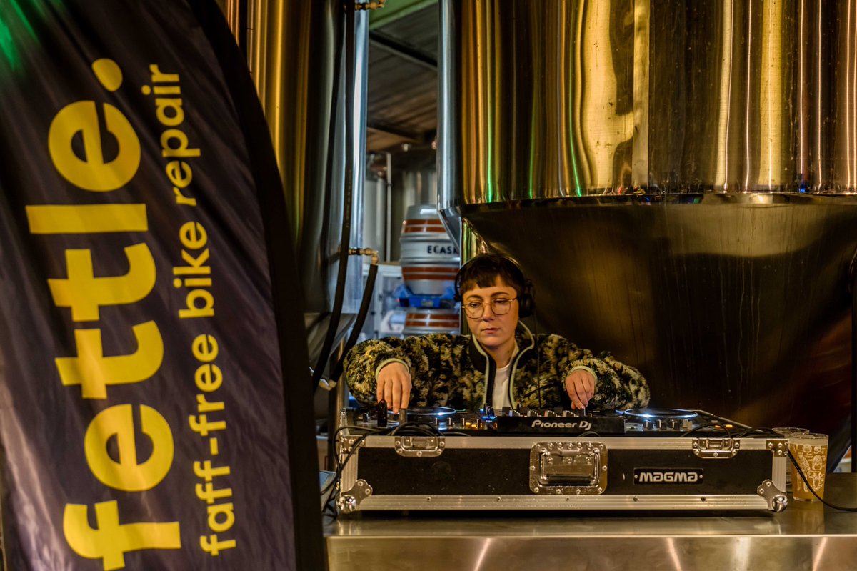 ✨ That's a wrap on our inaugural Fettle Film Fest at @NewBristol ! 🍻🎥 Huge thanks to all who came out for bike safety checks, beats by @deslennis_ , popcorn, film (provided by @RedBullUK), and tasty brews 🚲 Here's to more connections and cinematic bike moments together!